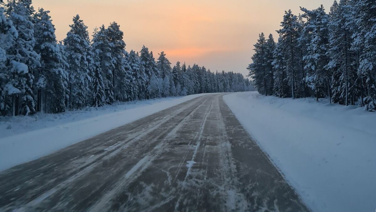 Петербург — Мурманск на электромобиле в январе: 1 382 км, −38°C и ни разу не застрял