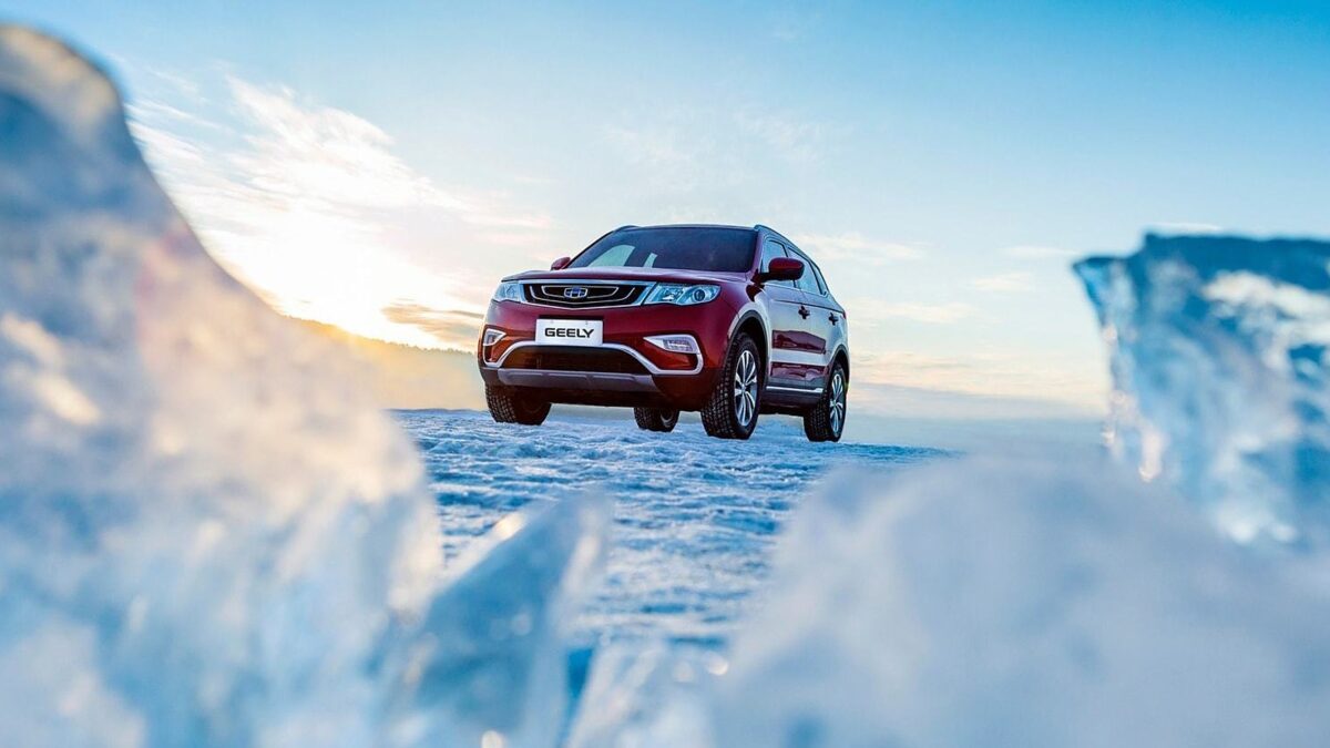 Geely Atlas Pro зимой: ноги греются на 6-й минуте, а у головы к 20-й всего +7 °C — тест «За рулём»